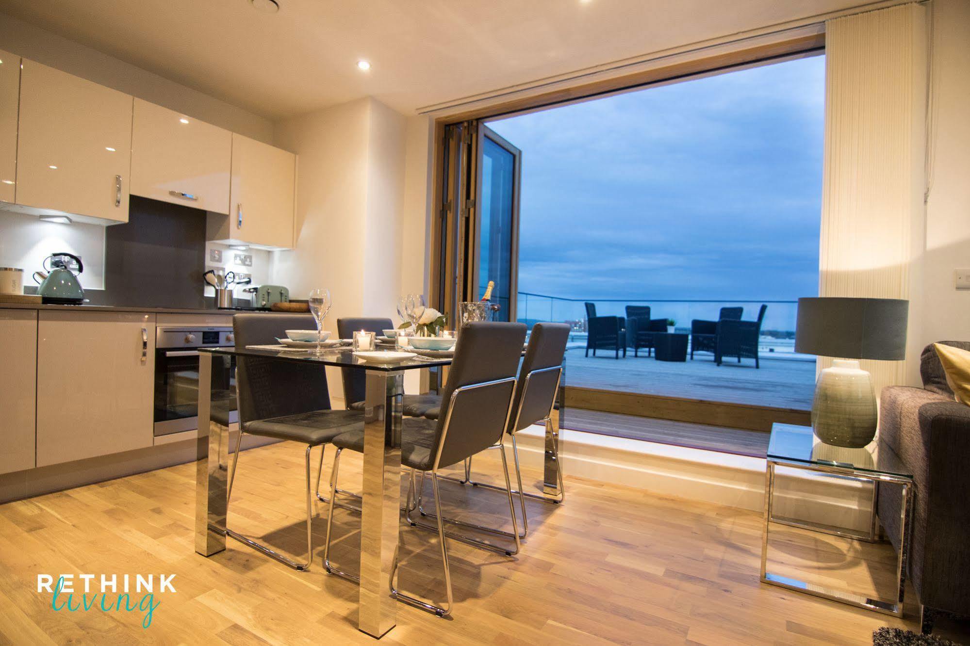 The Penthouse At Hewitt Hotel Reading Exterior photo